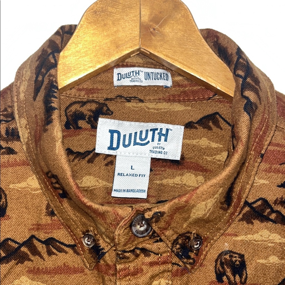 Duluth Trading Co Sz Large Brown Bear & Mountain Patterned 100% Cotton Shirt Men - Picture 3 of 8